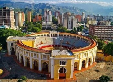 UNA PLAZA VENEZOLANA INACTIVA A SUS 93 AÑOS DE INAUGURADA