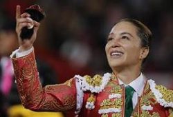 HOMENAJE A LA «MUJER TORERA»