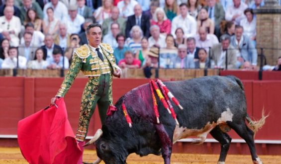 SIN OREJAS SE FUE LA DECIMO QUINTA CORRIDA DE LA FERIA DE SEVILLA