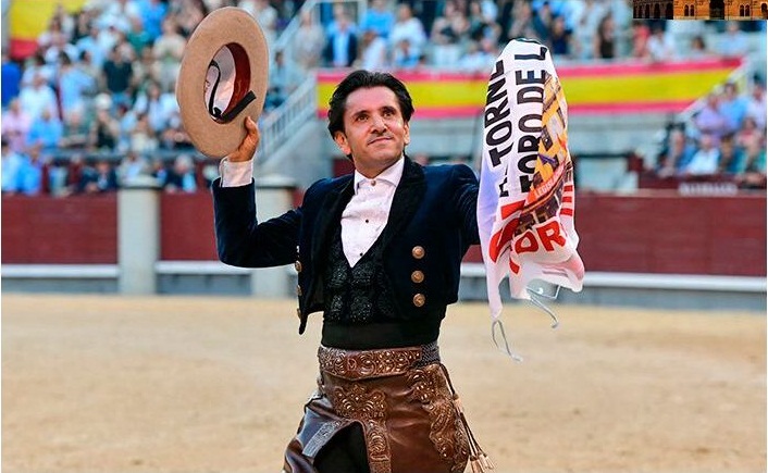 CATEDRA DE TOREO A CABALLO FIRMO DIEGO VENTURA QUE CONSIGUE SU PUERTA GRANDE NÚMERO 20. LEA VICENS CORTO UN APENDICE.