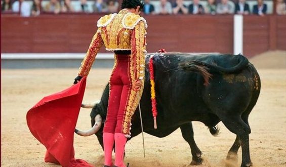 SOLITARIA OREJA PARA A. TALAVANTE CON UN BIS DE TORREALTA