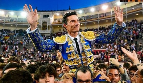 SEXTA PUERTA GRANDE DE LA FERIA Y SEGUNDA PARA DIEGO URDIALES EN SU CARRERA