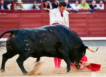 EL DECIMO “NO HAY BILLETES” SE COLGÓ EN LA DECIMO QUINTA CORRIDA DE ABONO EN MADRID