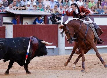 ALTO NIVEL DE TOREO A LA JINETA EN LAS VENTAS