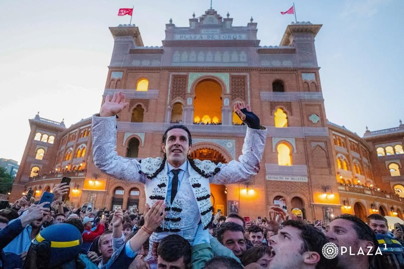 ALEJANDRO TALAVANTE CONQUISTA SU SEPTIMA PUERTA GRANDE
