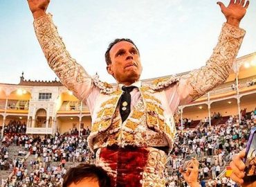CON SU ESTILO HISTRIONICO Y SUI GENERIS ANTONIO FERRERA ALCANZA LA PUERTA GRANDE DE MADRID