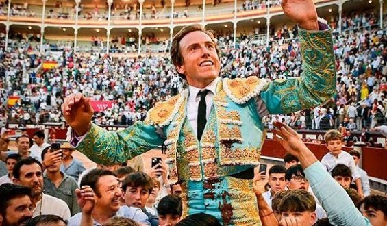 UN EPÍLOGO DE FERIA CON TRIUNFO DE ROMÁN A HOMBROS