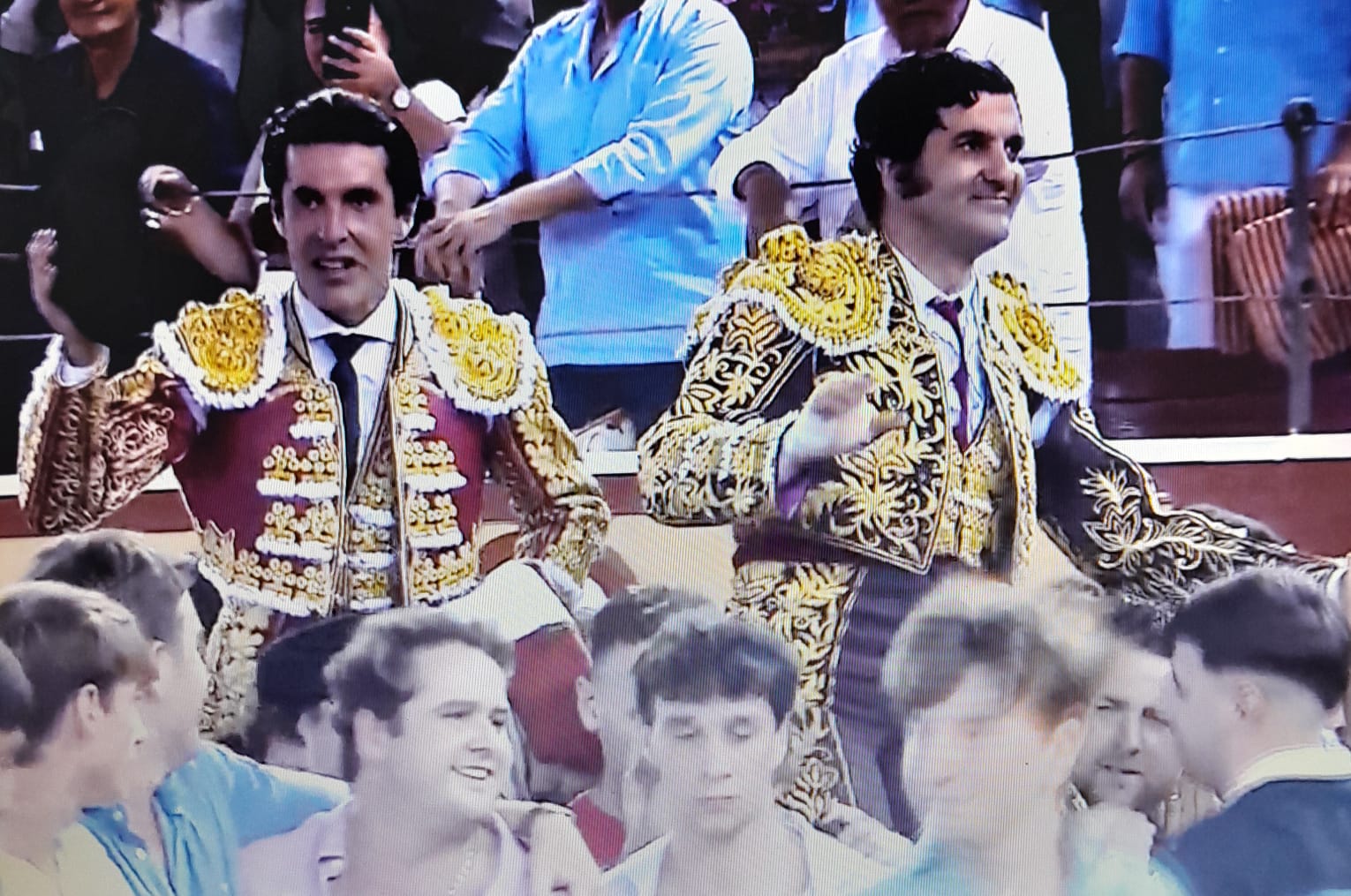 MORANTE Y TALAVANTE A HOMBROS EN EL PUERTO DE SANTAMARIA