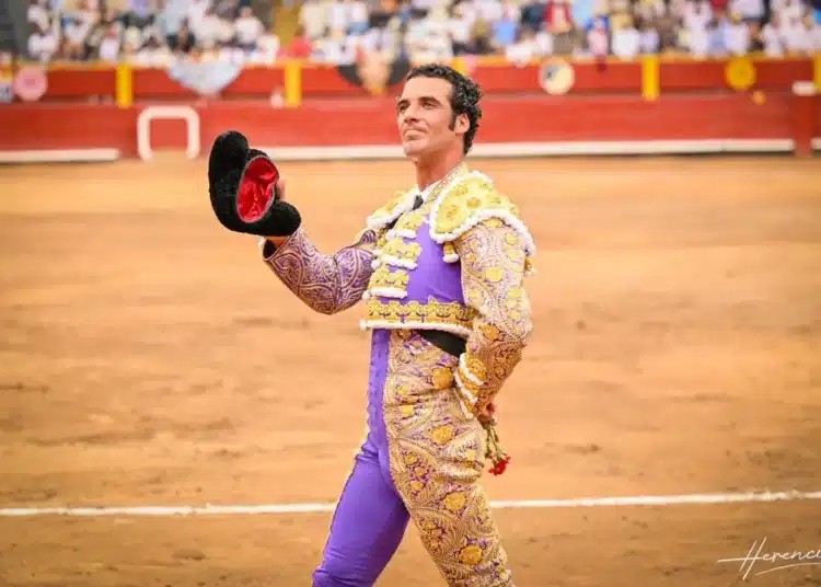 OTRA TARDE SIN OREJAS EN ACHO.